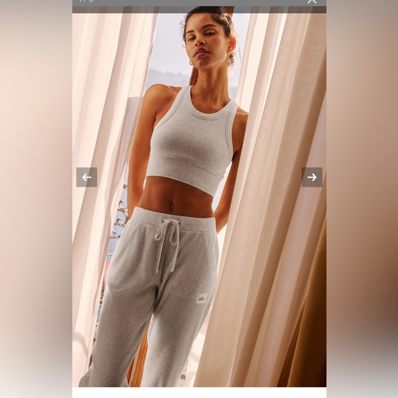 Alo yoga muse sweatpant in white heather - Picture 4 of 8